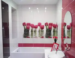 Ванна бөлмесіне арналған плитка дизайны қызғалдақ