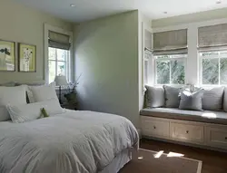 Дизайн спальни окно слева