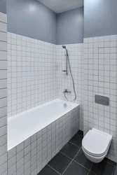Белая плитка в ванной с черной затиркой фото в интерьере