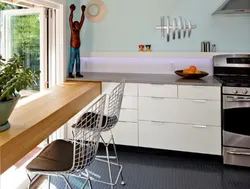 Барная стойка от подоконника на кухне фото
