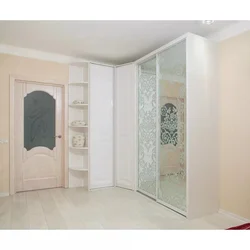 Фото угловых шкафов в гостиную с зеркалом