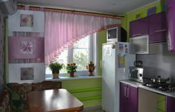 Дызайн кухоннага акна ў маленькай кухні фота