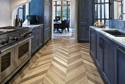 Wood-effect tiles in the kitchen interior