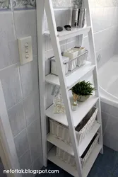 Bathroom shelves photo