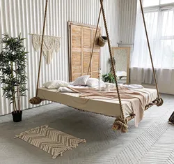 Подвесная кровать в спальне фото