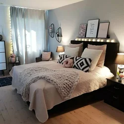 Photo of a large bed in the bedroom