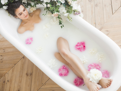 Bath with flowers photo