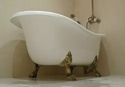 Bathtubs with claw feet photo