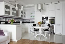 Белые кухни студии фото