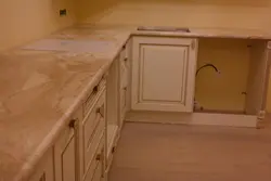 Мрамор саламанка столешница в кухне фото