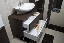 Kiçik vanna otağı fotoşəkili üçün lavabo ilə kabinet