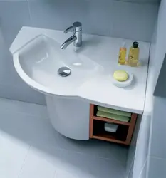 Шағын ванна бөлмесінің фотосуреті үшін раковинасы бар шкаф