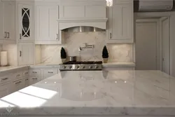 Кухня белая с мраморной столешницей фото