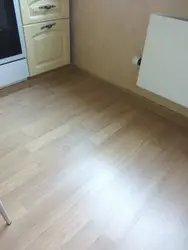 Линолеум на кухне и в коридоре фото