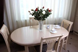 How to arrange a table in the kitchen photo