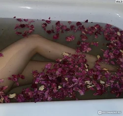 Photo Bath With Foam And Rose Petals