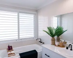 Blinds in the bathroom photo