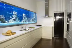 Кухня с аквариумом фото