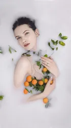 Ideas for photos in a bath with flowers