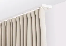 Wall cornice photo in the bedroom