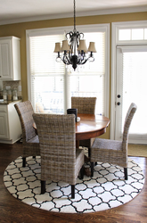 Round carpet in the kitchen photo