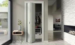 Высокие двери в интерьере квартиры
