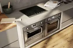 Встроенная плита в интерьере кухня