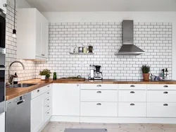 White kitchen tiles photo