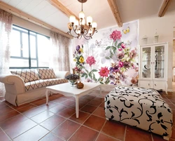 Стена с цветами в интерьере гостиной фото