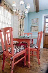 Цвет стульев и стола на кухне фото