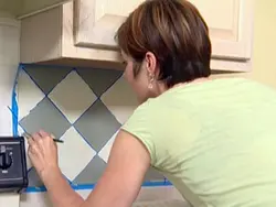 Design of old tiles in the kitchen