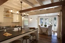 Дизайн кухни гостиной с балками