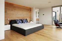 Современный ламинат в интерьере спальни