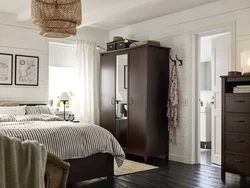 Bedroom With Brown Door Design