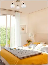 Спальня горчичного цвета фото