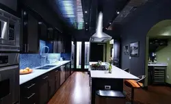 Кухня интерьер темный потолок