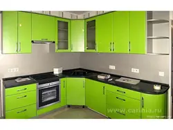 Зеленые кухни фото угловые