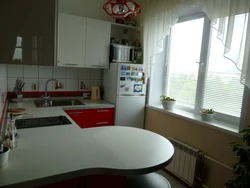 Kitchen 6 sq m with a bar counter photo