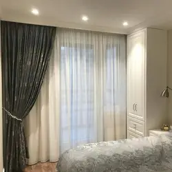 Фота шторы для спальні гаўбечнае акно