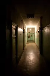 Фото коридора в квартире ночью
