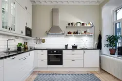 Tiles under the hood in the kitchen photo