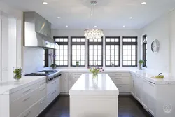 U-shaped kitchens without upper cabinets photo