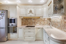 Фото кухонь классика белая с золотом