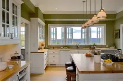 Дизайн кухни в доме с двумя окнами фото