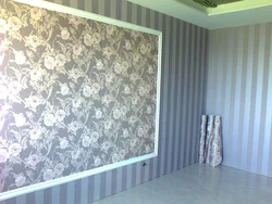 Wallpapering the living room photo
