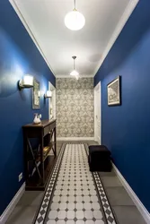 Koridorda mavi divarlar foto