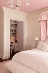 Pink wallpaper in the bedroom photo