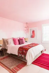 Pink wallpaper in the bedroom photo