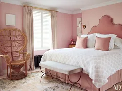 Розовые обои в спальне фото