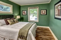 Combination of green and brown in the bedroom interior